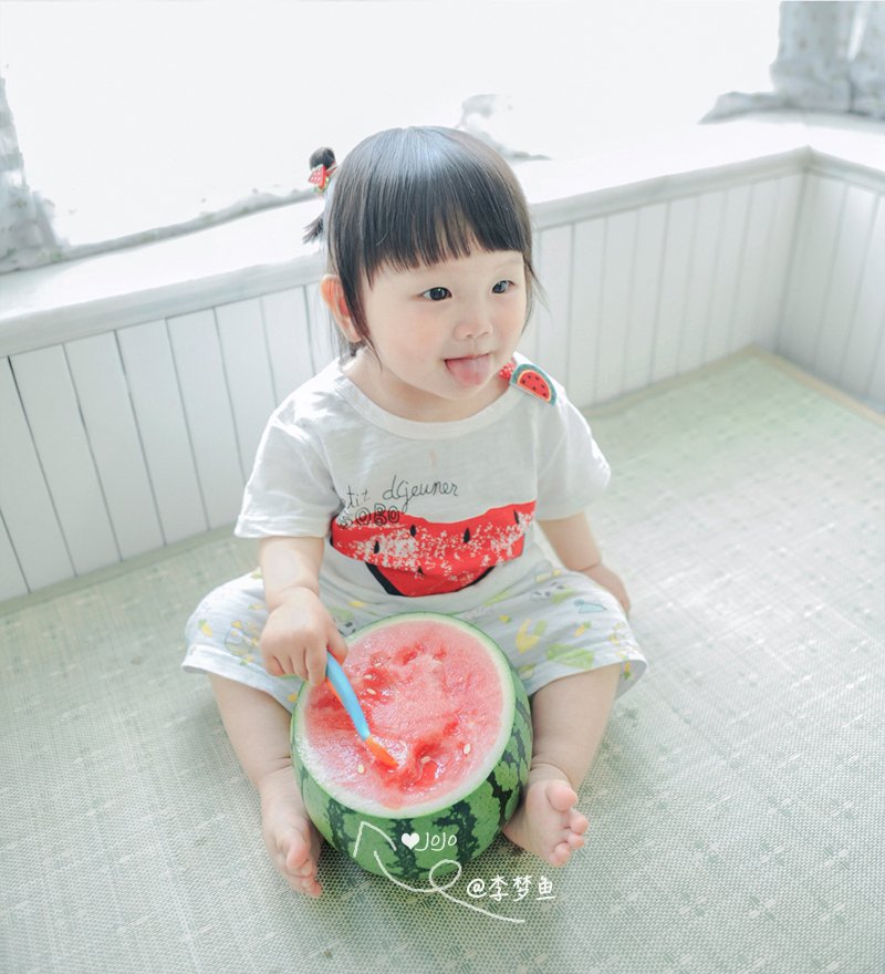 一颗西瓜能拍出怎样的儿童写真