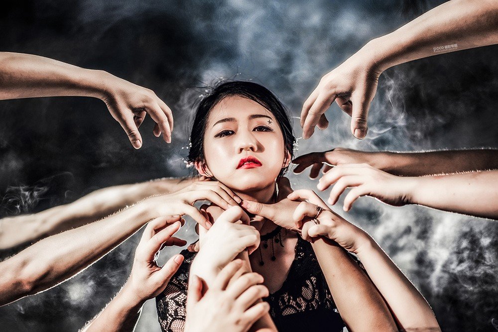 人像拍摄中如何引导模特的情绪