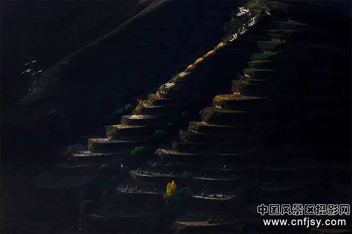 东乡梯田（陈希玲）
